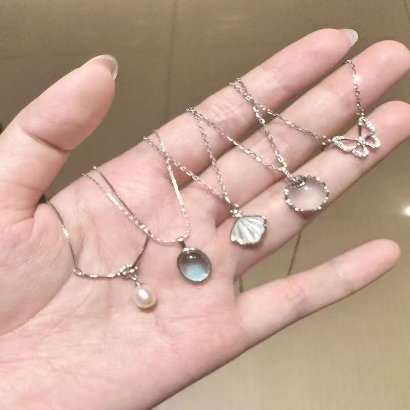Niche Temperament Designed Moonstone Light Luxury Simplicity Necklace