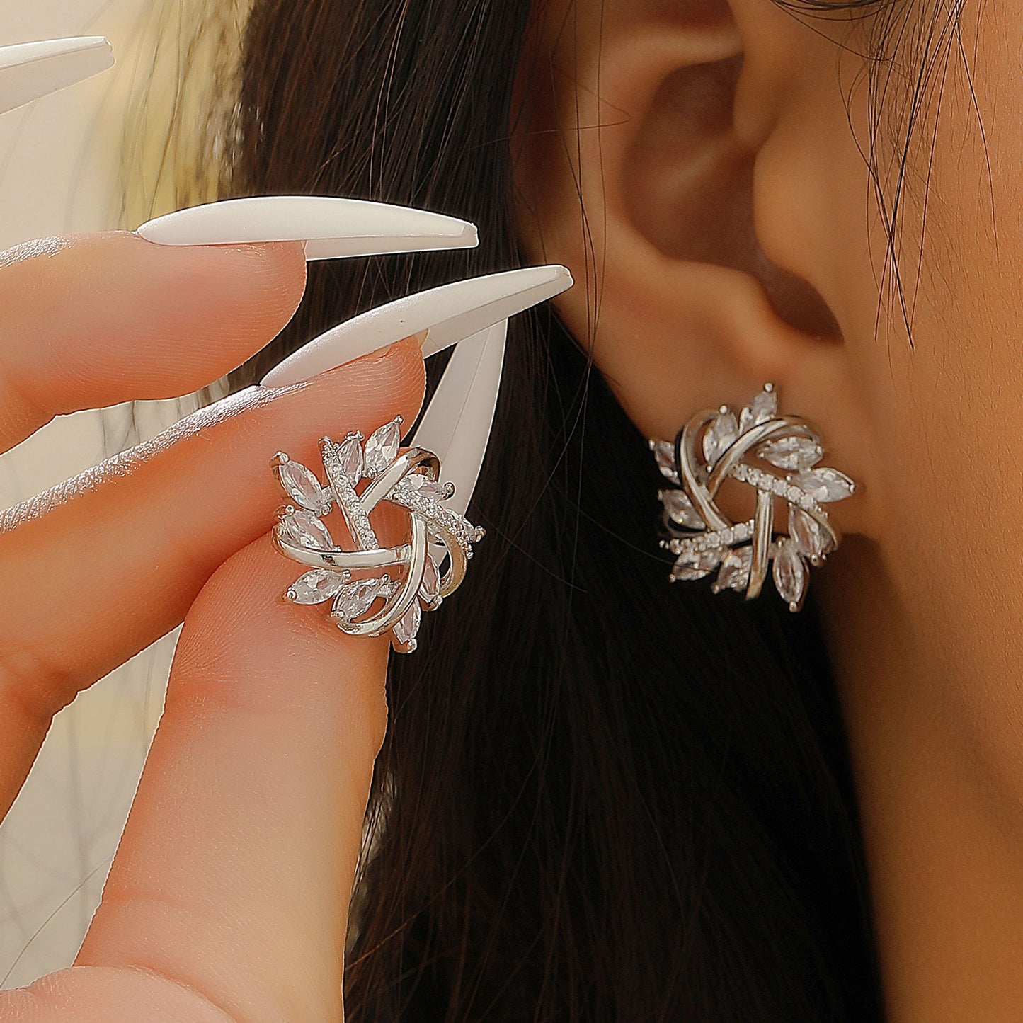 Graceful Full Diamond Alloy Snowflake Ear Valentine's Jewelry Set
