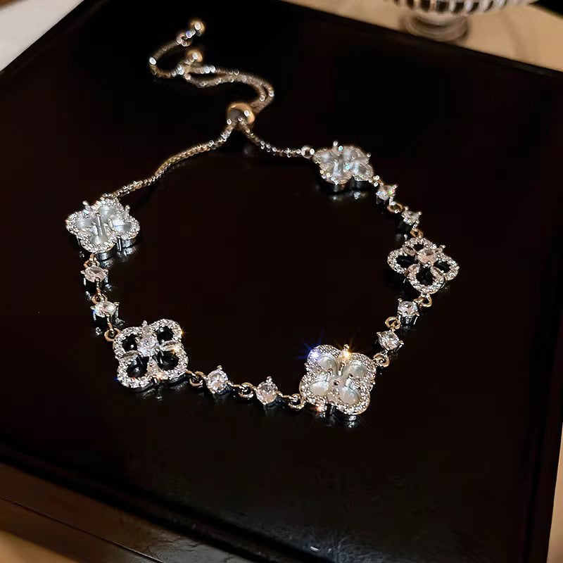 Women's Lucky Four-leaf Clover High-grade Super Flash Zircon Exquisite Adjustable Bracelet
