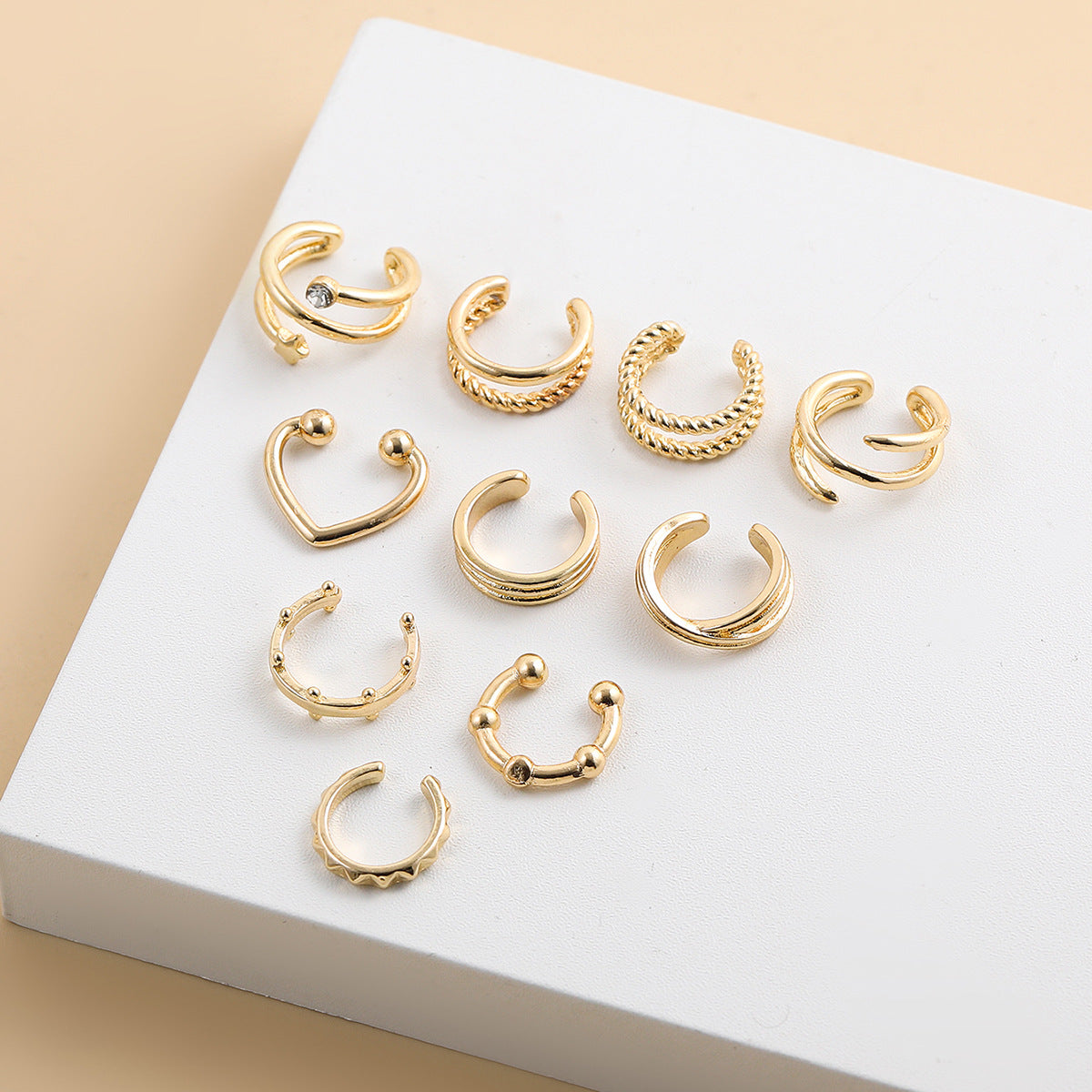 Slouchy Ear Clip Type Letter Suit Earrings