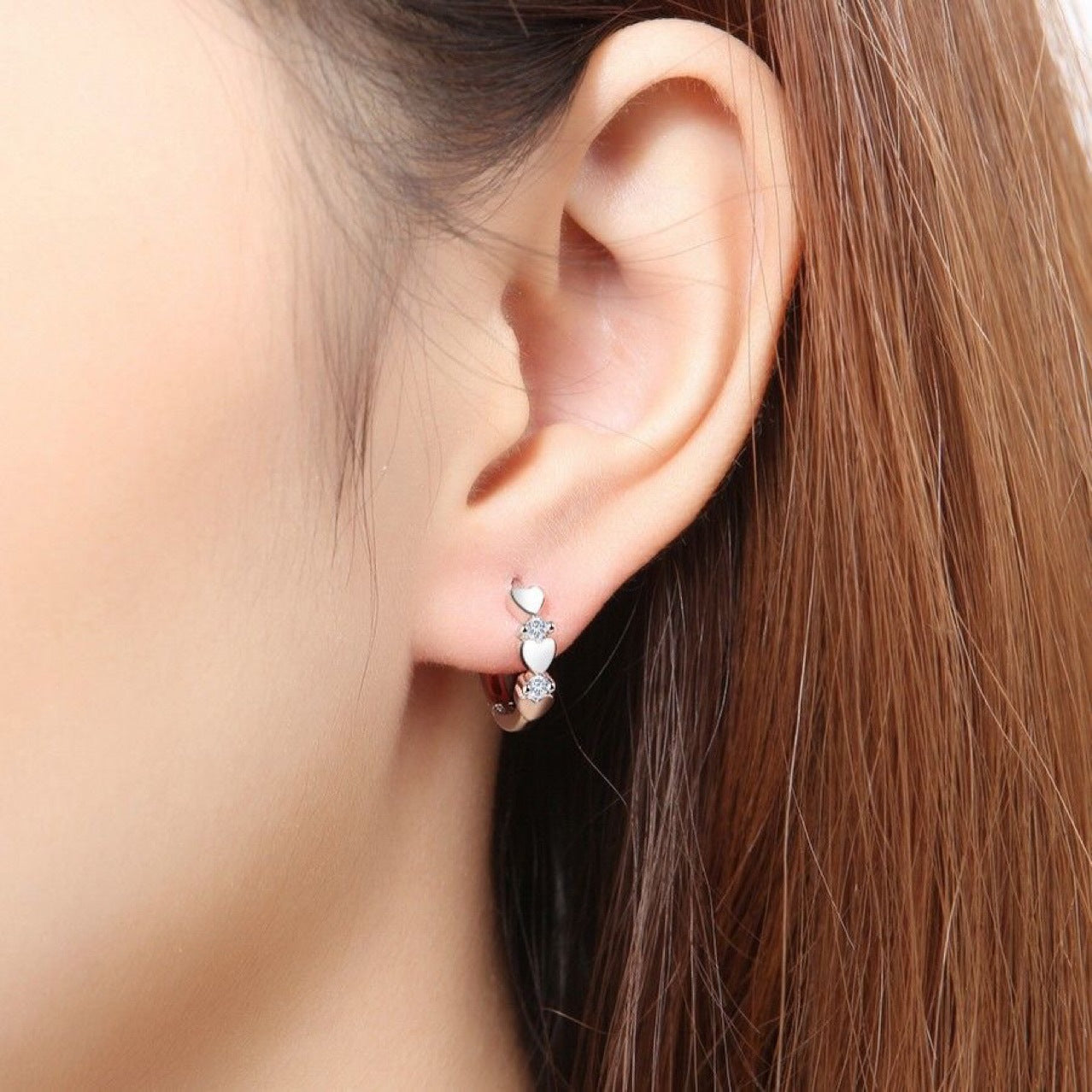 Women's Fashion Temperament Entry Lux Heart-shaped Simple Zircon Earrings