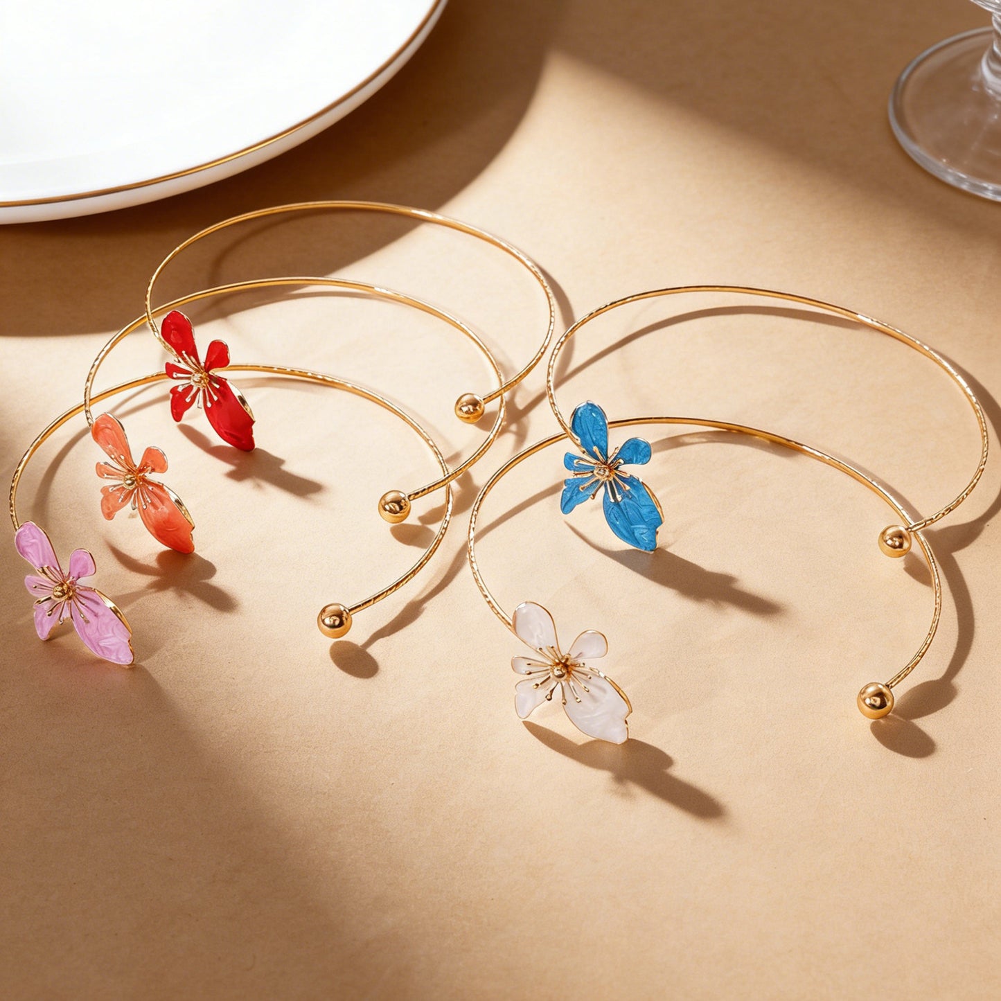 Women's Fashionable Retro Flower Light Luxury Design Drop Color Necklaces