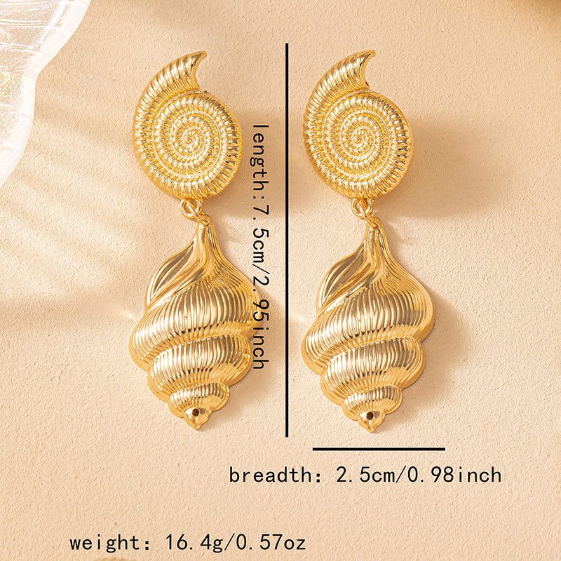 Pair Of Gold Metal Shell Conch Popular Vintage Graceful Stud Earrings