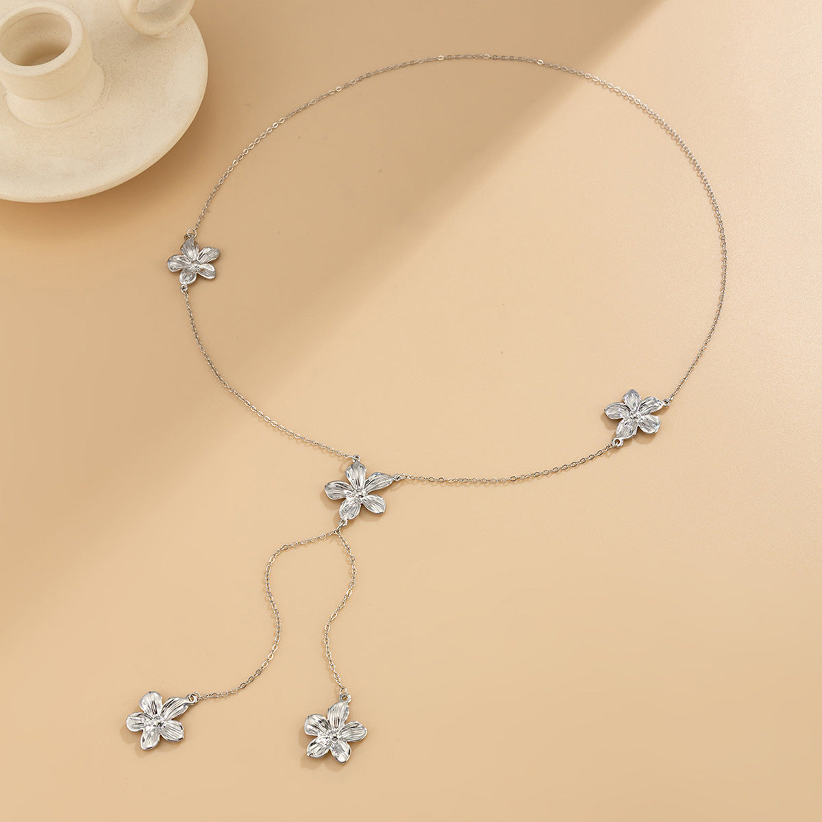 Women's Sweet Cool Metal Three-dimensional Flower Tassel Fashion Y-shaped Slim Chain Necklaces