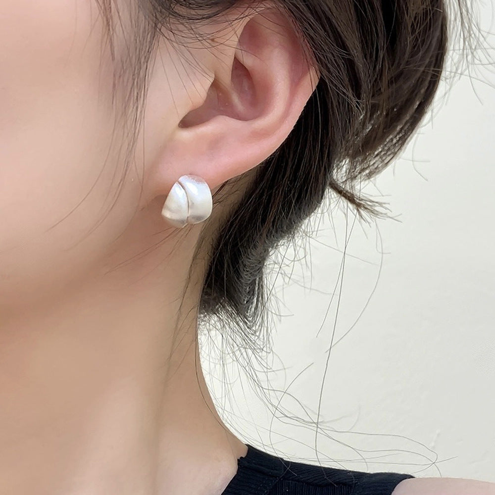 Brushed Golden Staggered High-grade Frosty Style Earrings