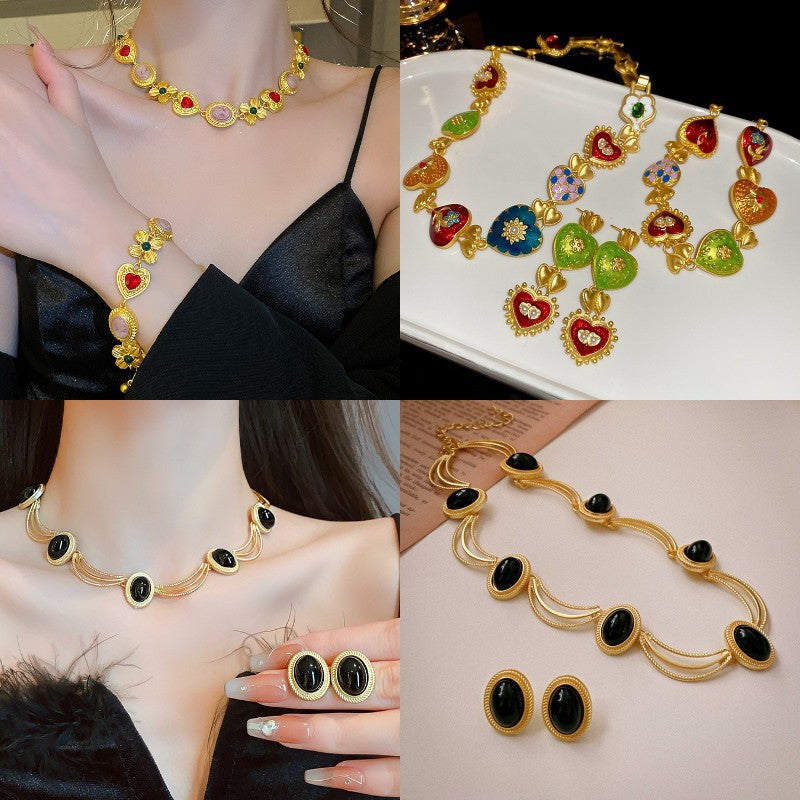 Women's Vintage Court Style Clavicle Chain Light Luxury High Necklaces