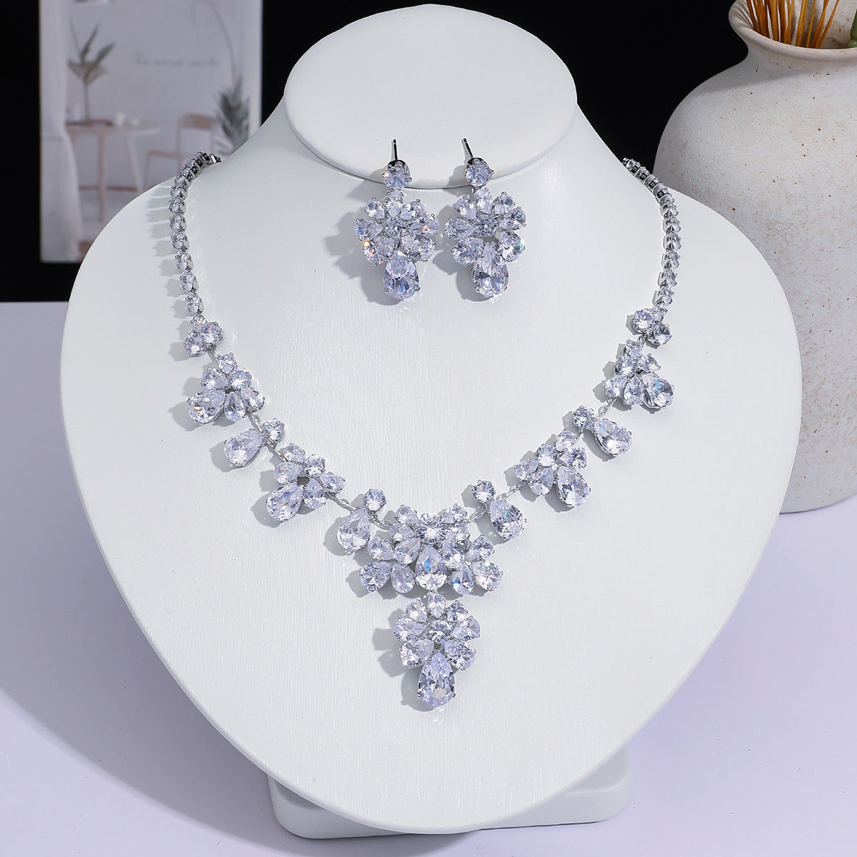 Full Diamond Drop-shaped Temperament The Dinner Party Jewelry Set