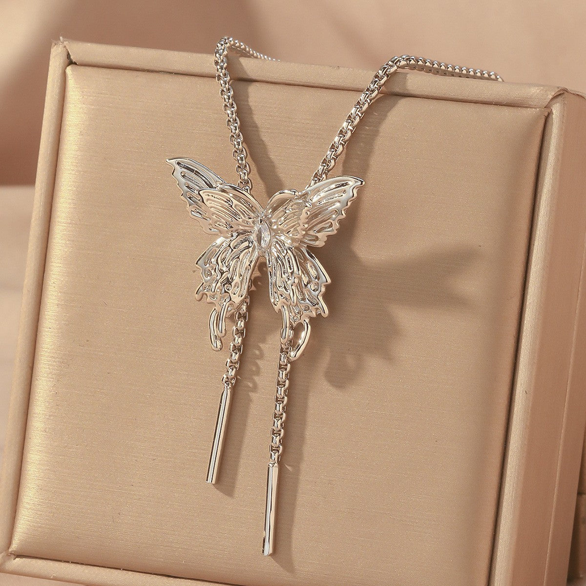 Women's French Butterfly Zircon Minority Fashion Design Temperament Titanium Necklace