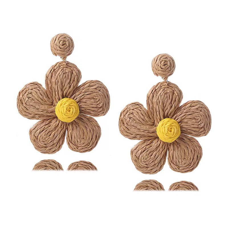 Attractive Raffia Flower Fashion Petals Hand-woven Stud Earrings