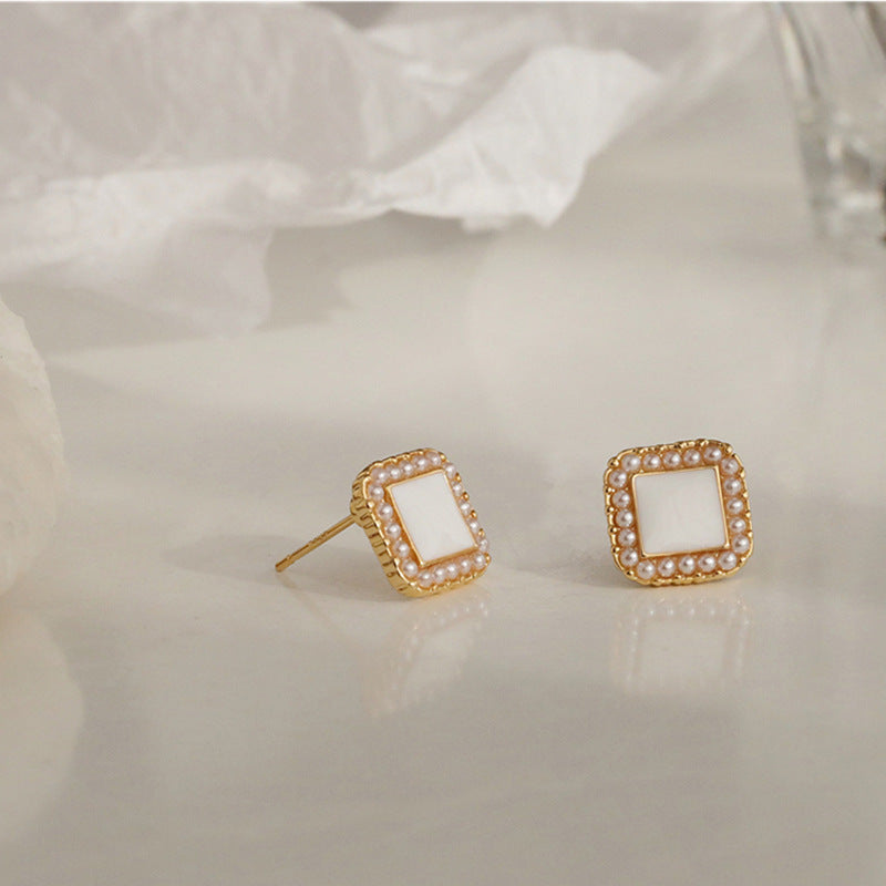 Women's Pearl Classic Style Dripping Oil Square Elegance Stud Earrings