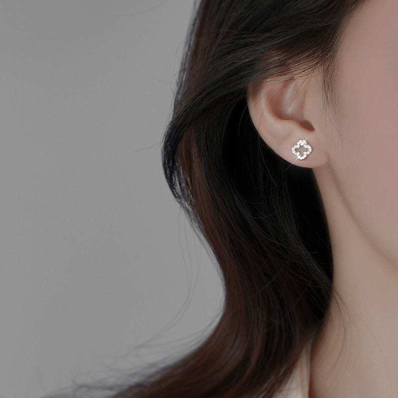 Women's Four Leaf Clover Ear Special Interest Stud Earrings