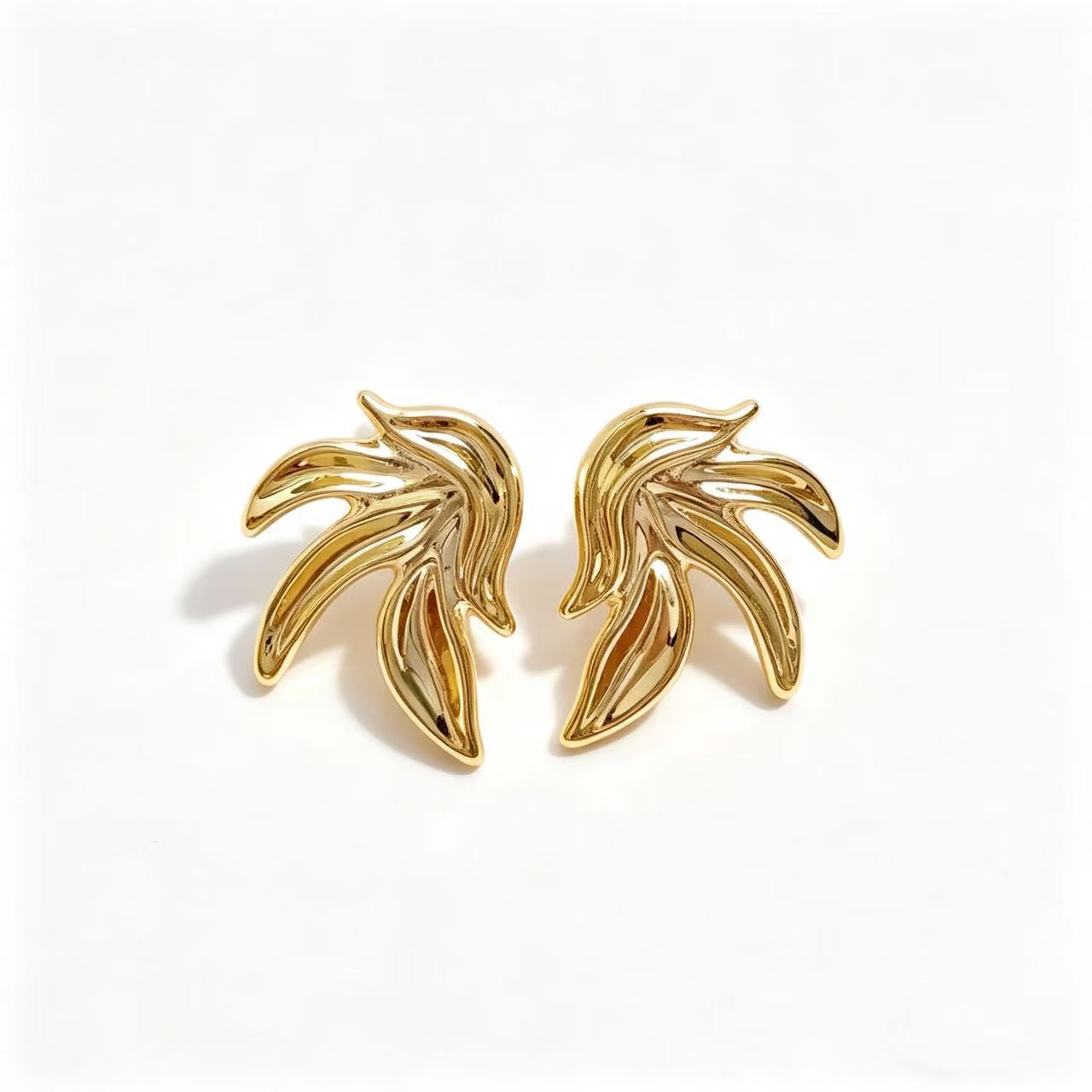 Women's Metal Texture Leaf-shaped Niche Trendy Personality Stud Earrings