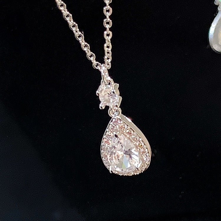Beauty Tears Temperament Water Drop Female Light Luxury Clavicle Chain Necklace