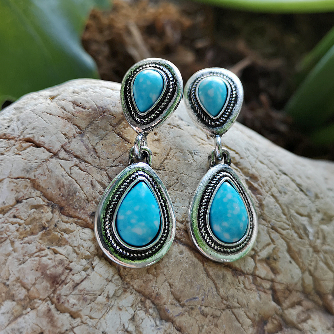 Fashion Drop-shaped Turquoise Retro Simple Daily Earrings