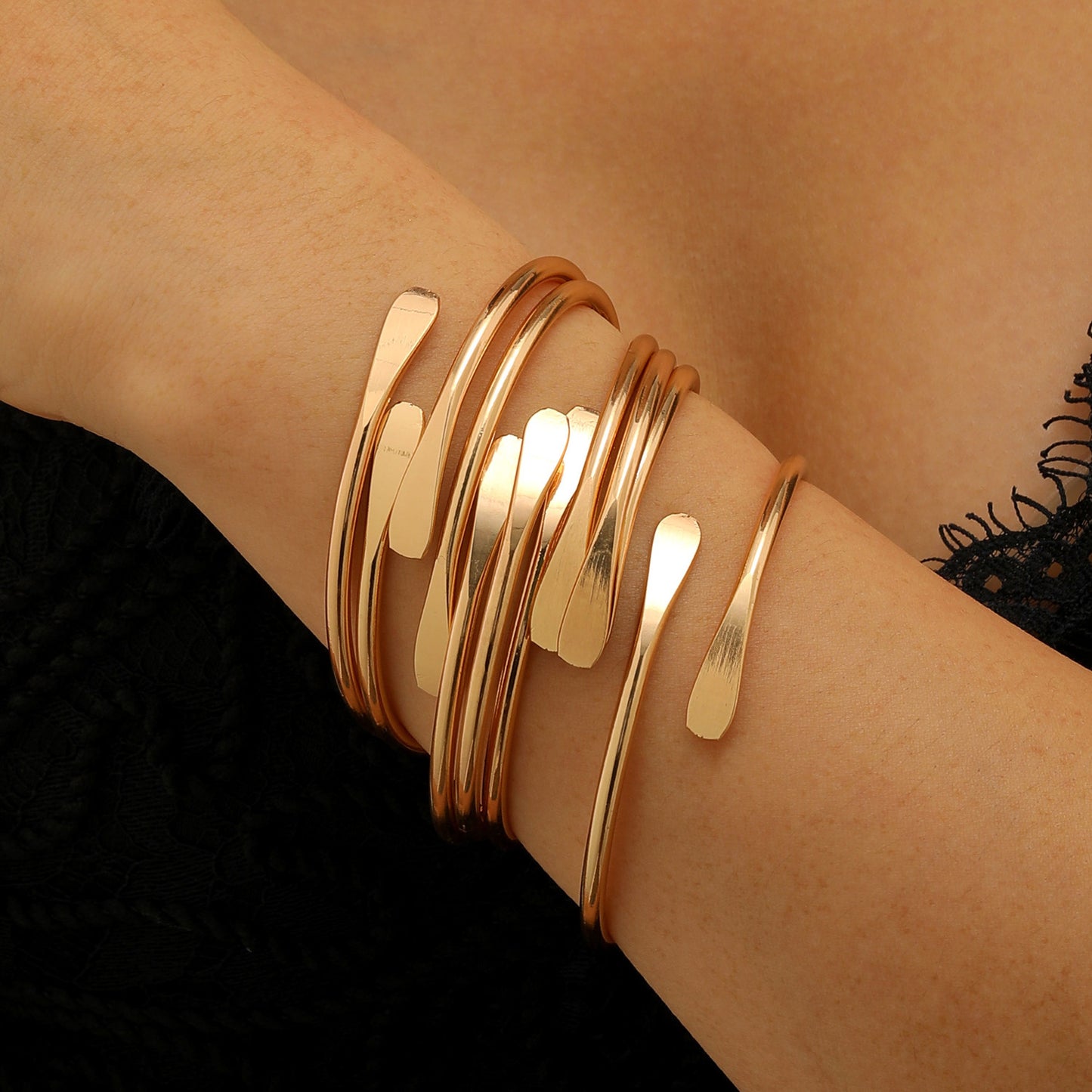 Exaggerated Irregular Glossy Design Sense Geometric Bracelets