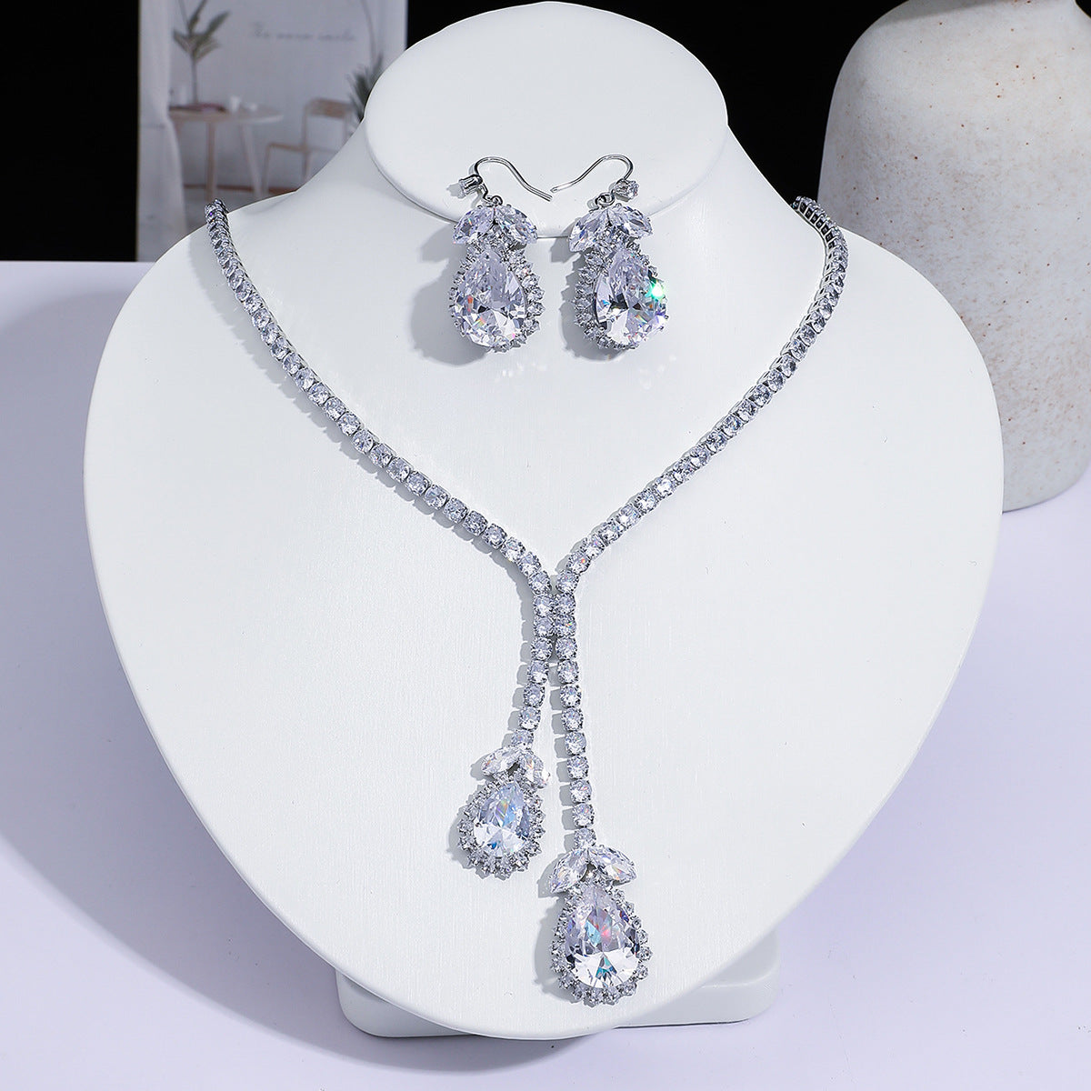 Full Diamond Drop-shaped Temperament The Dinner Party Jewelry Set