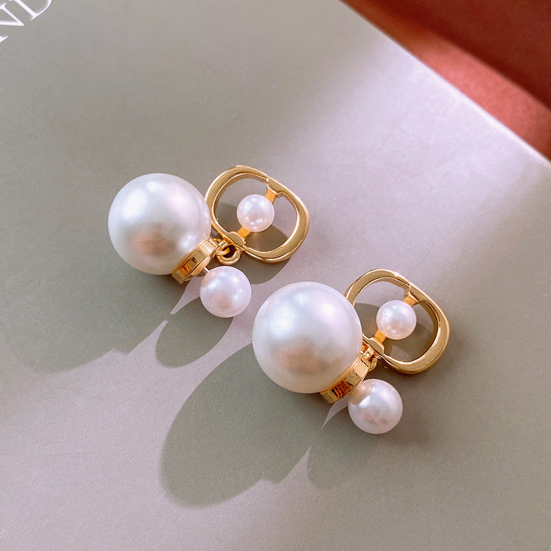 Fashion High-grade Zircon Pearl Niche Retro Earrings