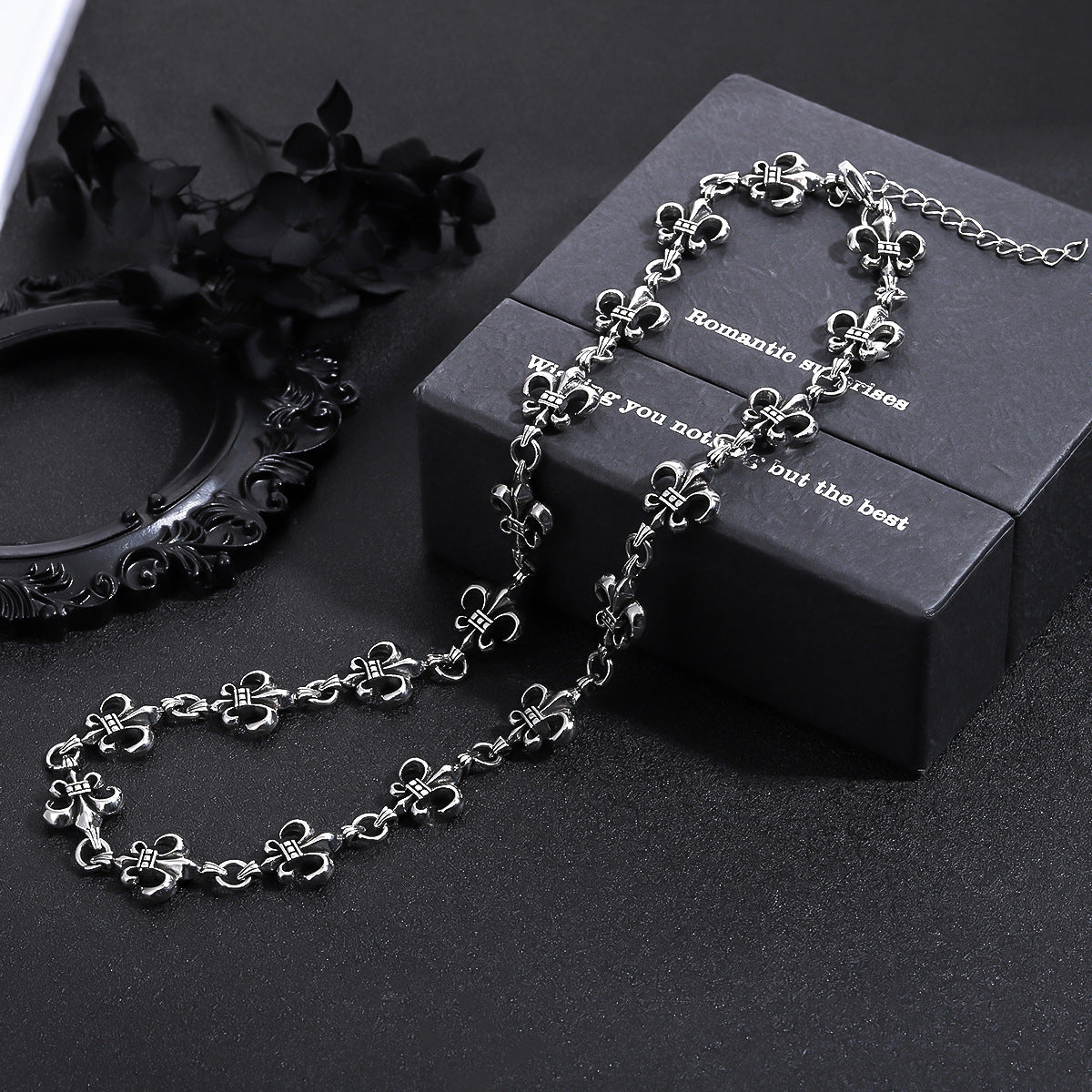 Men's Vintage Cross Fashion Trend Personality High-grade Clavicle Bracelet