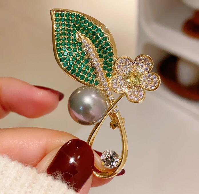 Temperament Safety Pin Add Beauty Value Light Brooches