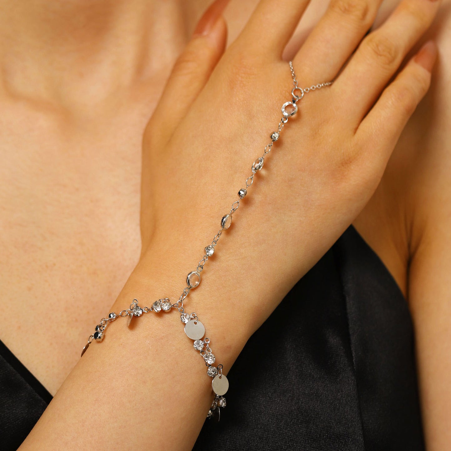 Fashion Sequin Tassel Personality Finger Chain Bracelet