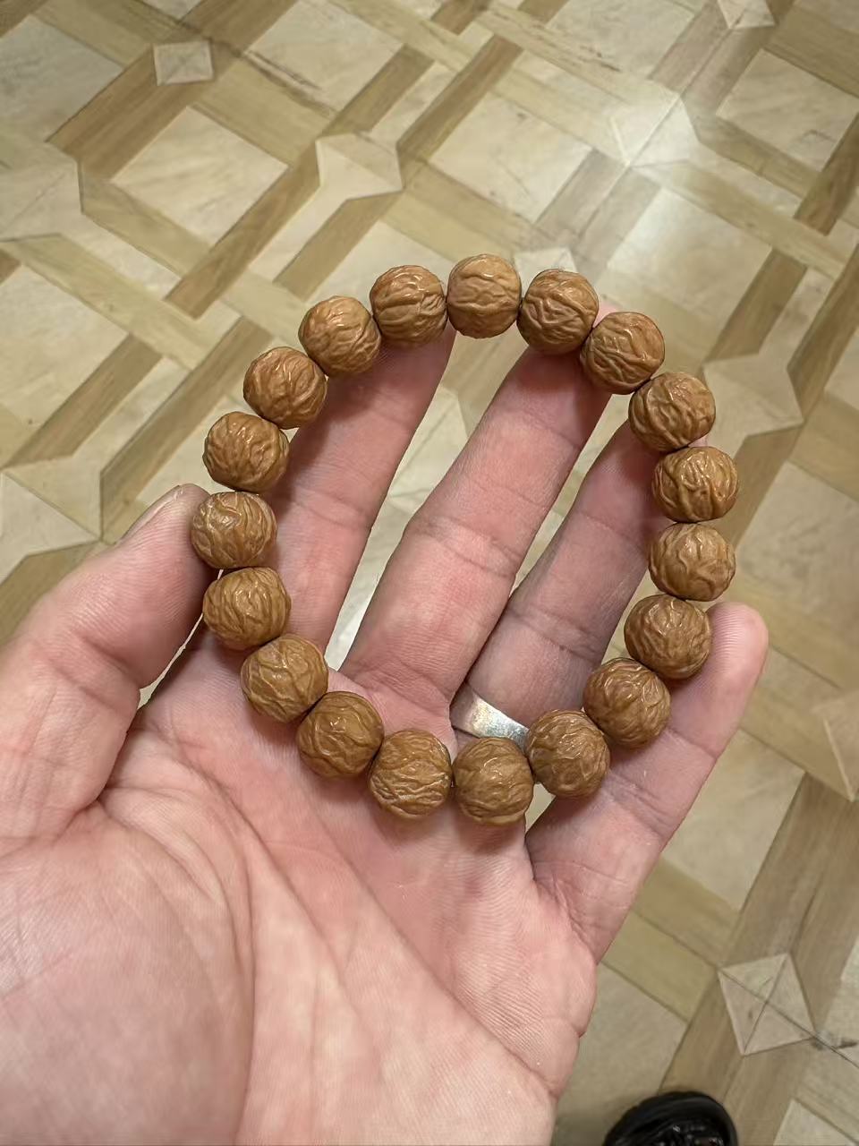 Women's & Men's Natural Primary Color Crafts Peach Pit Single Circle Hand Bracelet