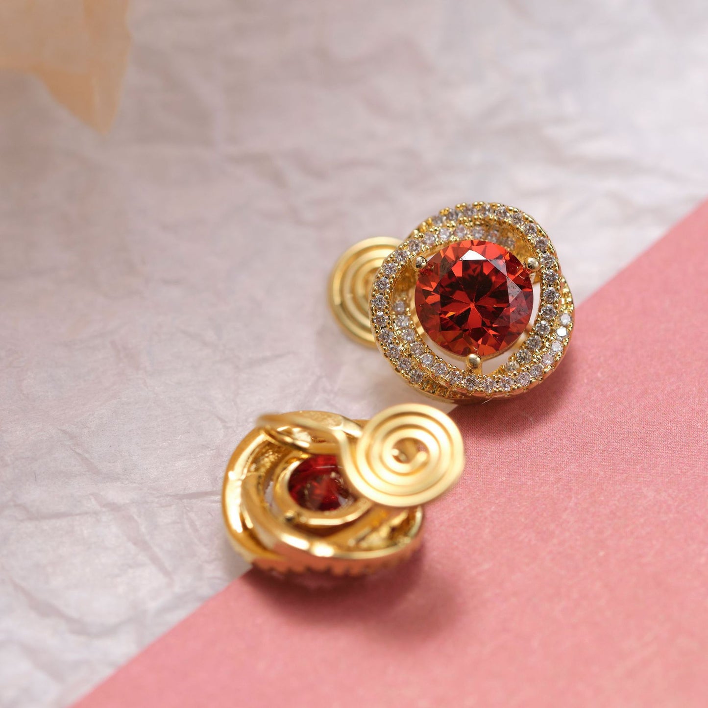 Shining Banquet High Sense Show White Wine Earrings