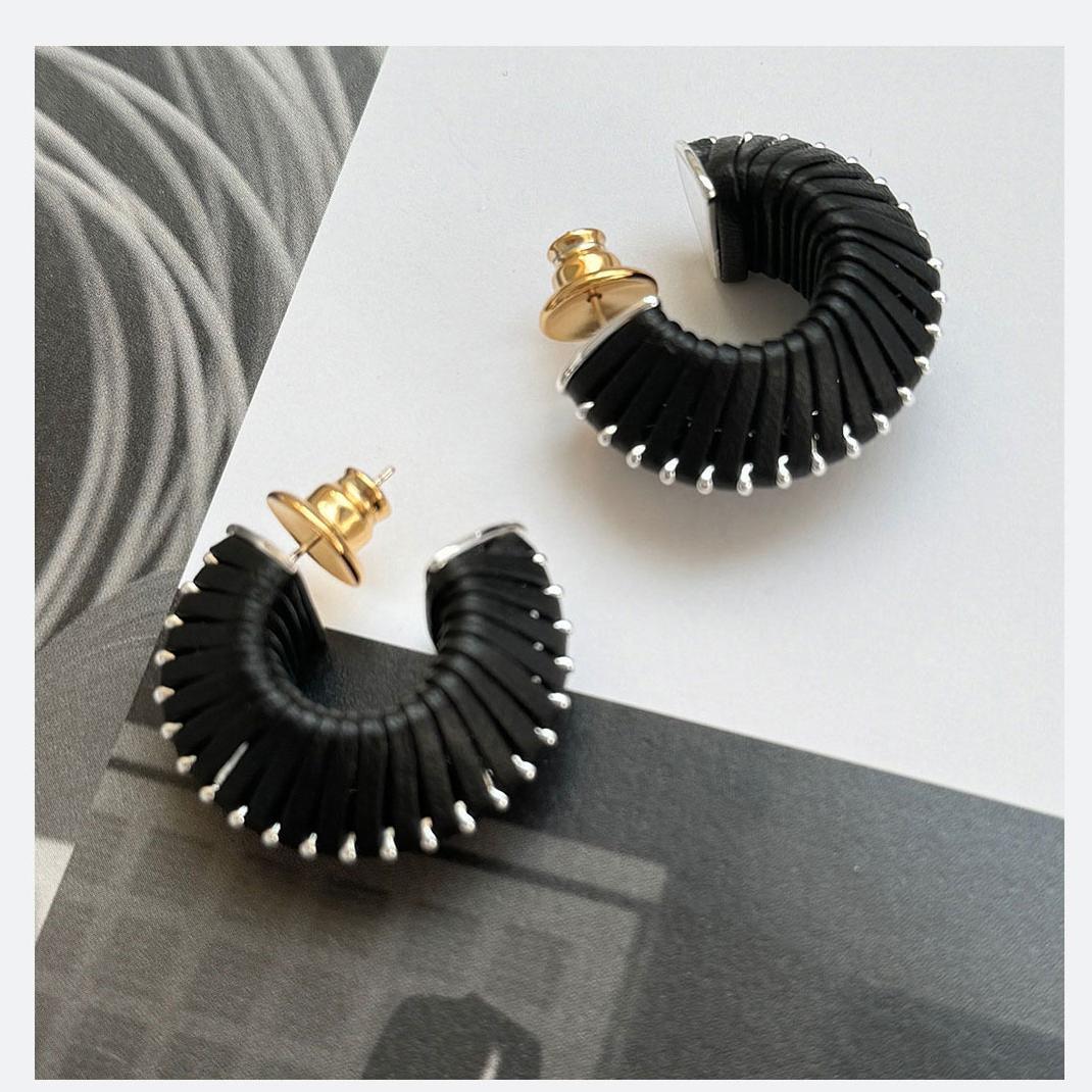 Shaped Thread Minority Fashion Design High Earrings