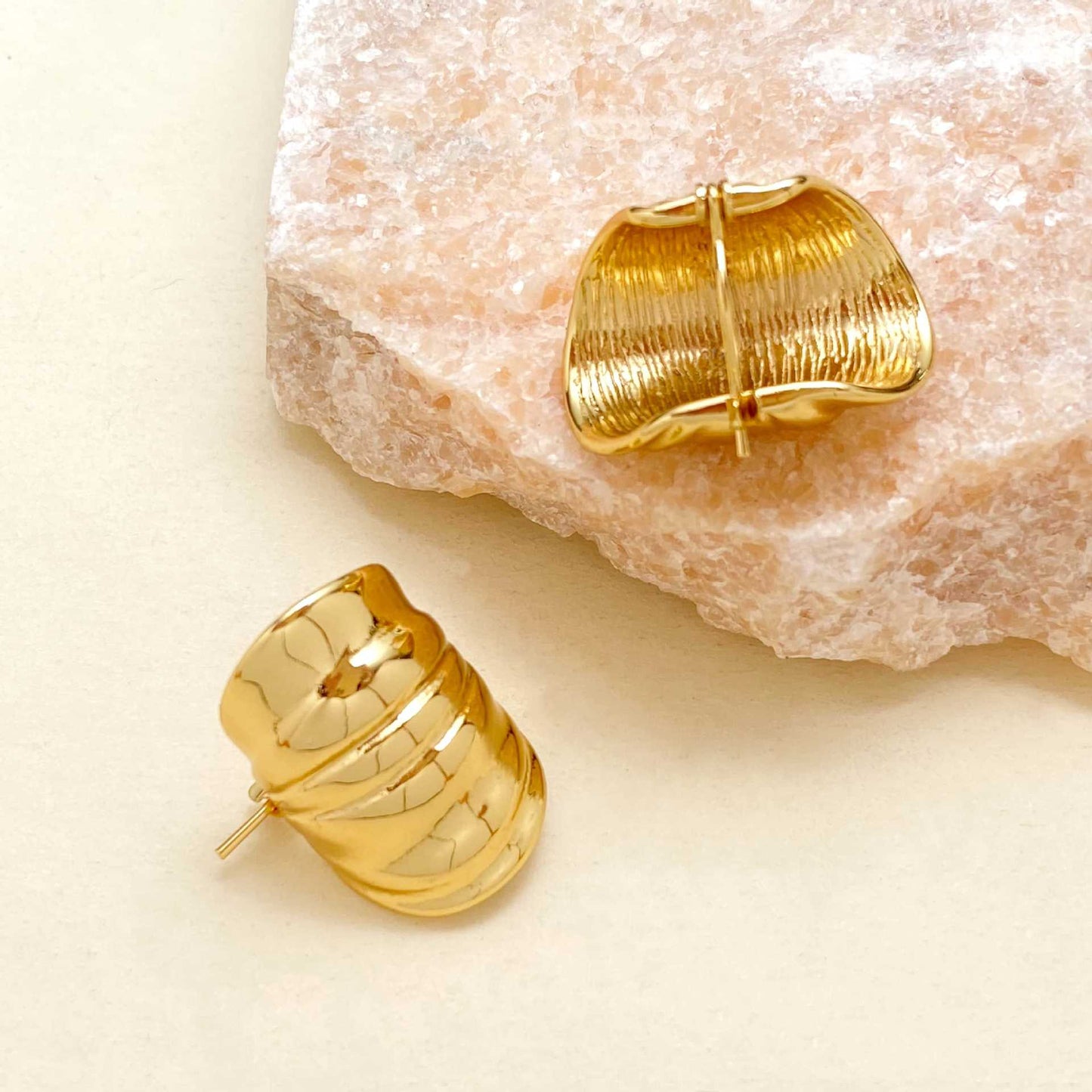 Affordable Luxury Fashion Exquisite Gold Geometric Niche Bag Earrings