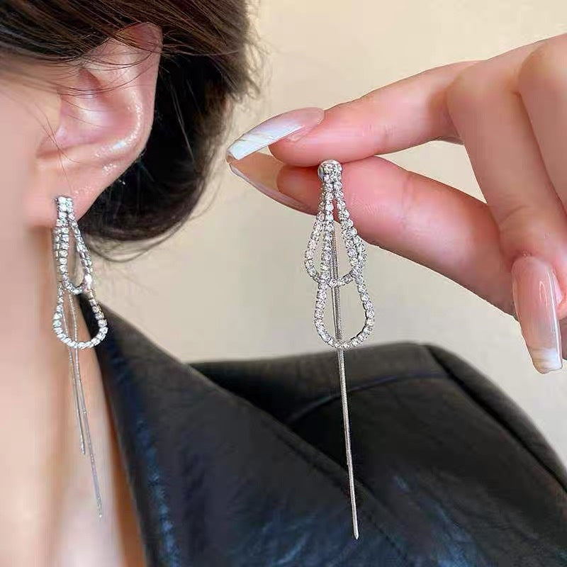 Simple Generous Design High Sense Slim Earrings