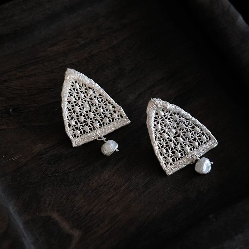 Women's Lace Shaped Eardrops For Niche Design Earrings