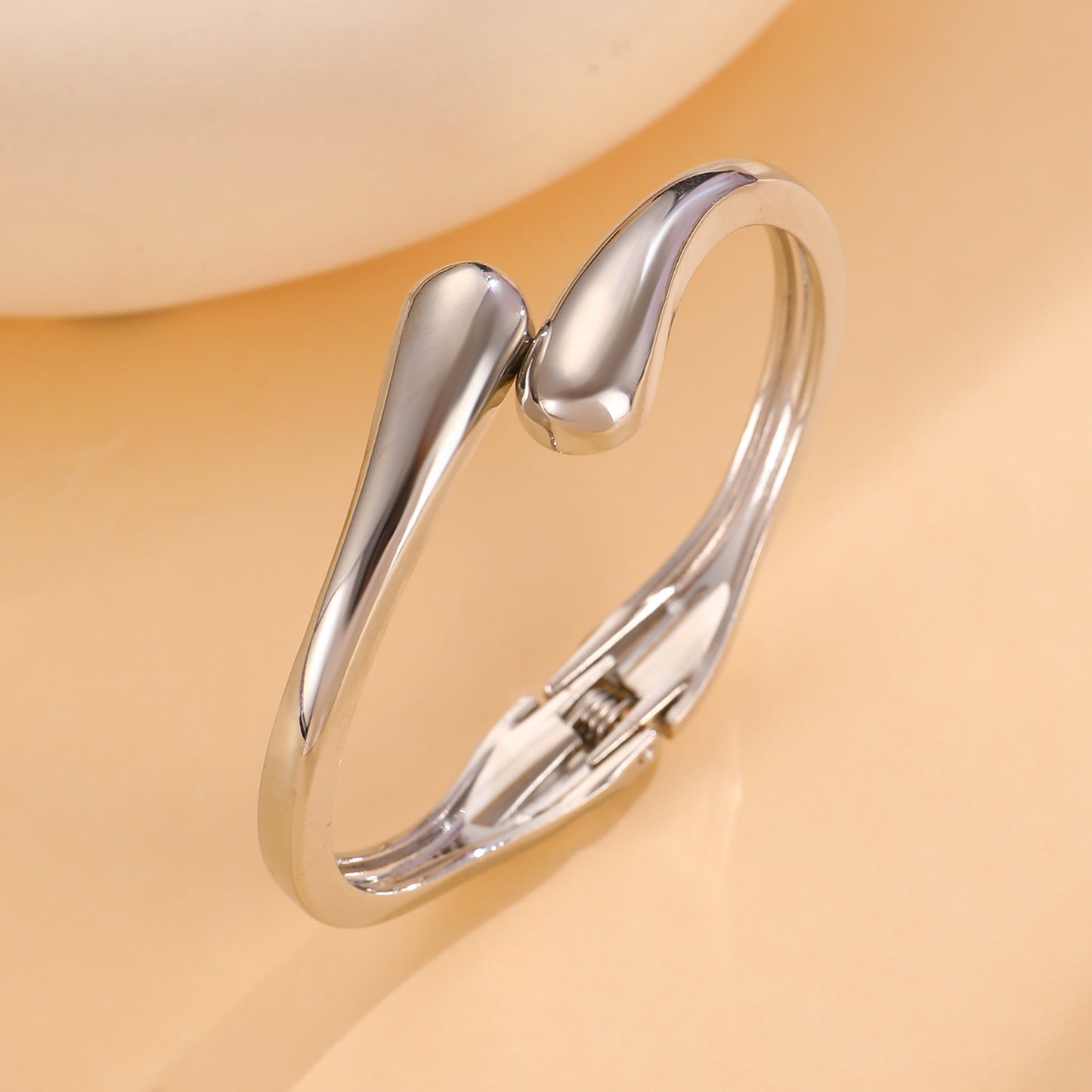 Exaggerated Irregular Glossy Design Sense Geometric Bracelets
