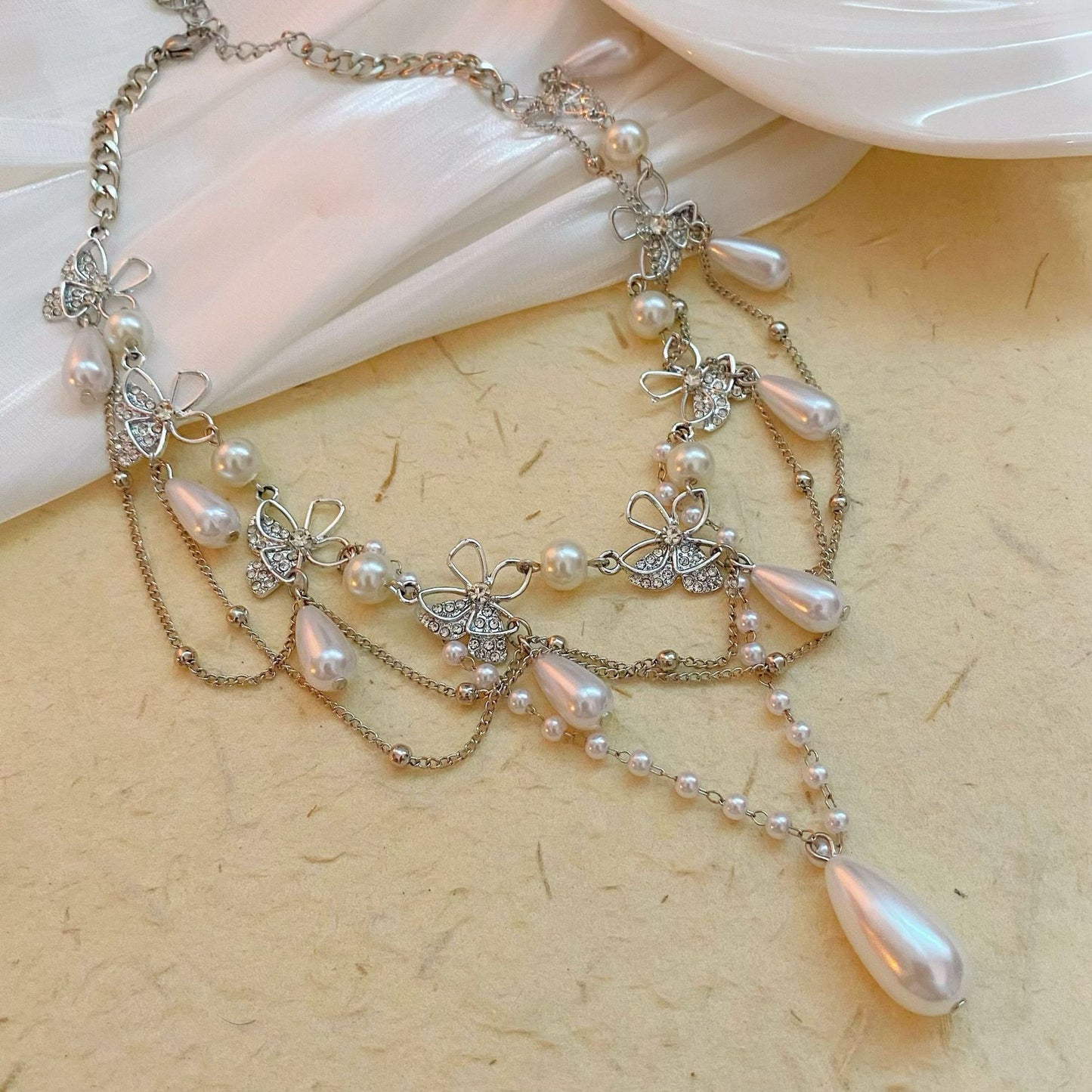 Women's Retro Pearl Affordable Luxury Fashion Temperament Wild Good-looking Clavicle Necklace