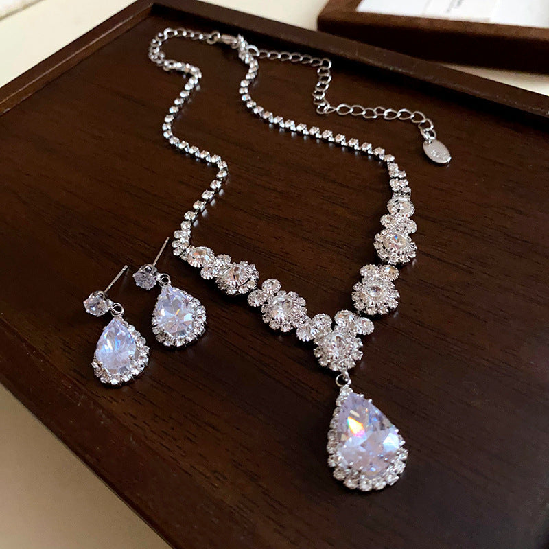 Diamond Geometric Suite Light Luxury Clavicle Jewelry Set