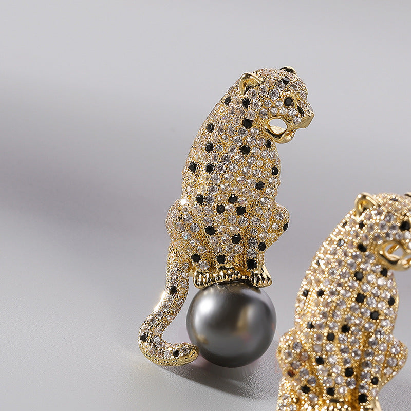 Men's High-grade Copper Zircon Leopard Brooch Personality Pearl Animal Brooches