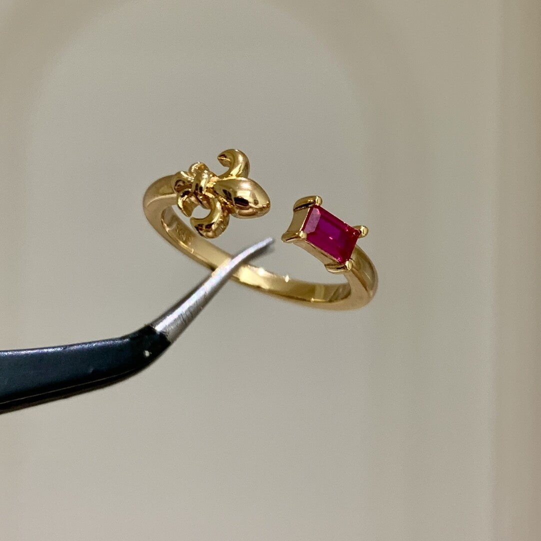 Square Red Iris Female Fashion Refined Ring