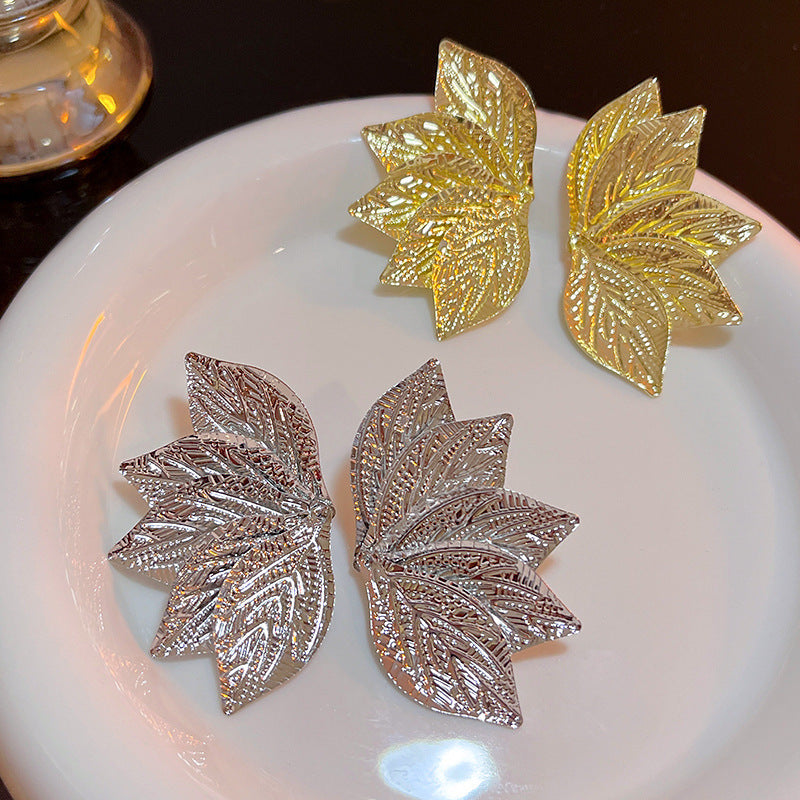 Personalized Exaggerated Three-dimensional Leaves Flower Lady Temperament Stud Earrings