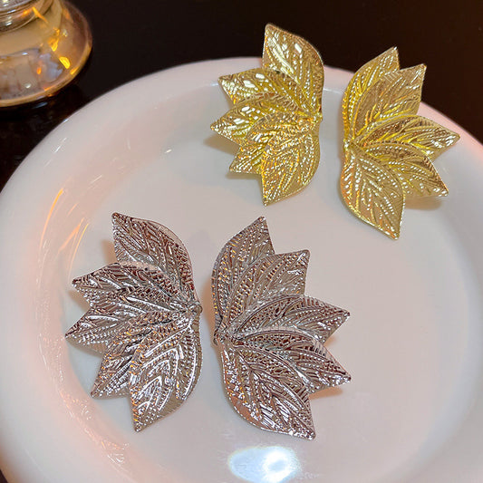 Personalized Exaggerated Three-dimensional Leaves Flower Lady Temperament Stud Earrings