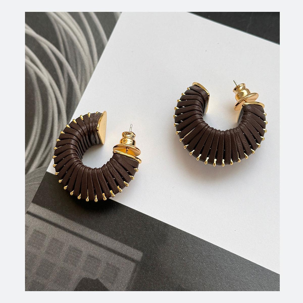 Shaped Thread Minority Fashion Design High Earrings