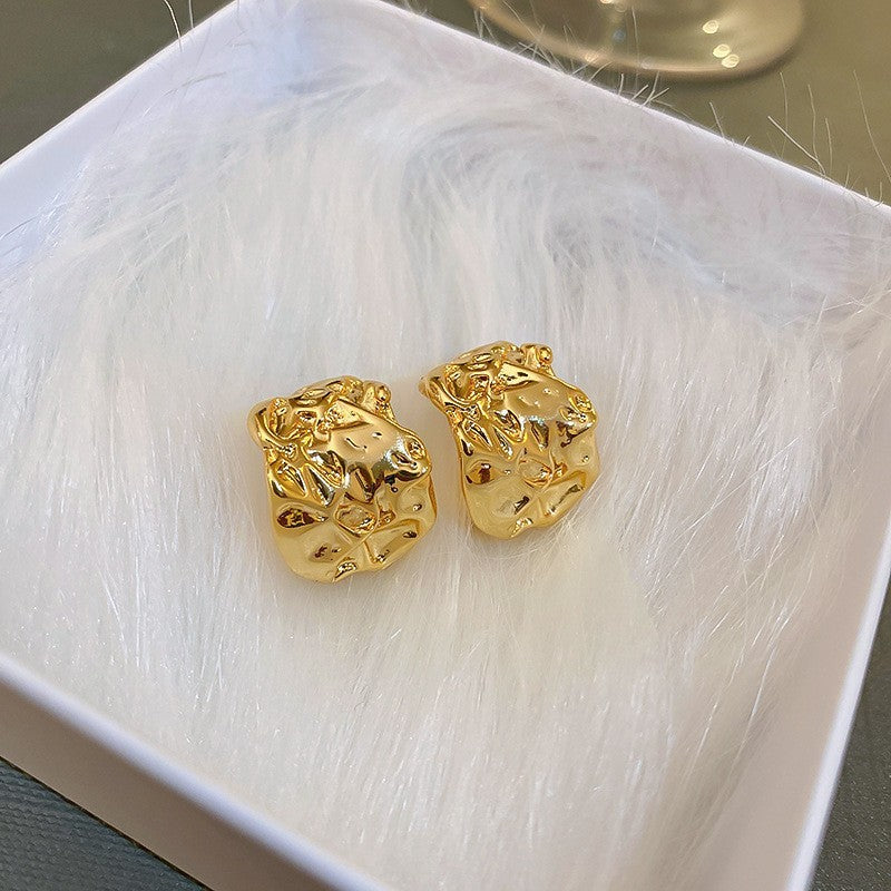 Women's Needle Metallic Pleated Round Geometric Bean-shaped Fashionable Fashion Stud Earrings