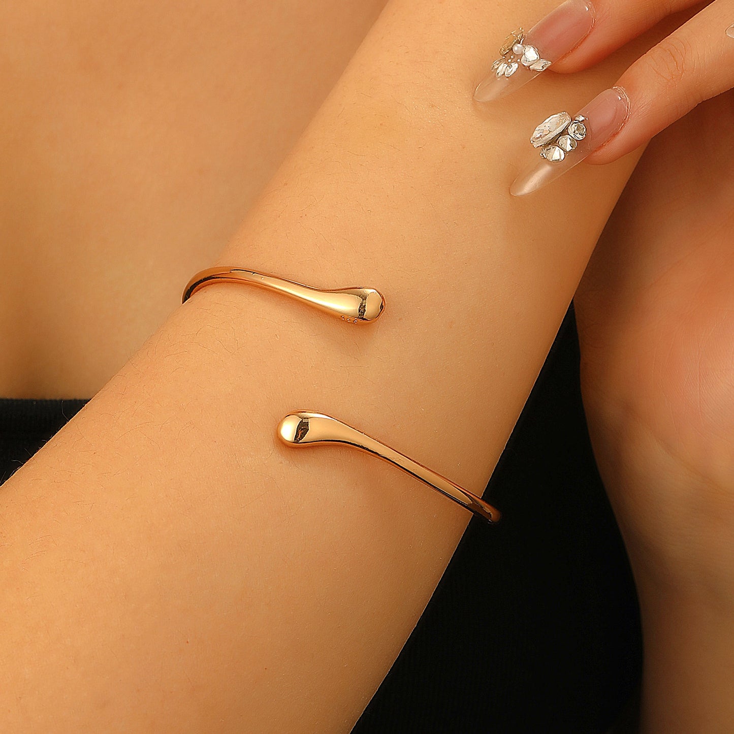 Exaggerated Irregular Glossy Design Sense Geometric Bracelets