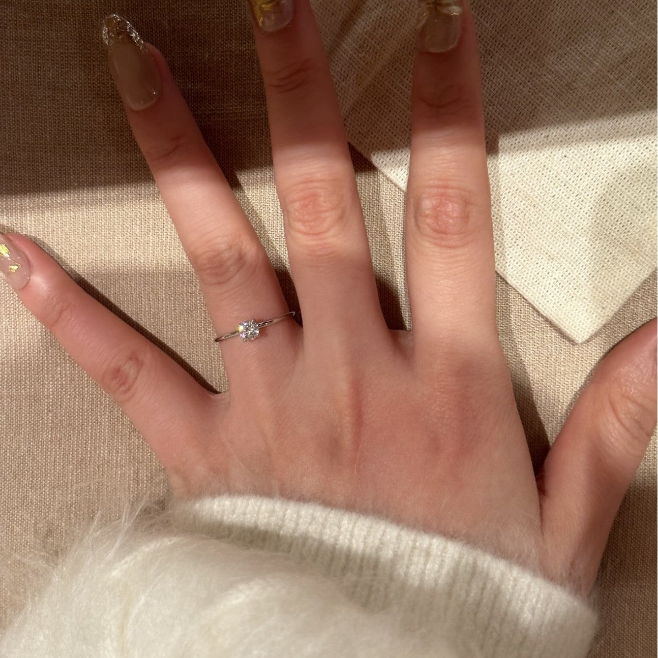 Women's Thin Glittering Single Rhinestone Simple Affordable Luxury Fashion Niche Ring