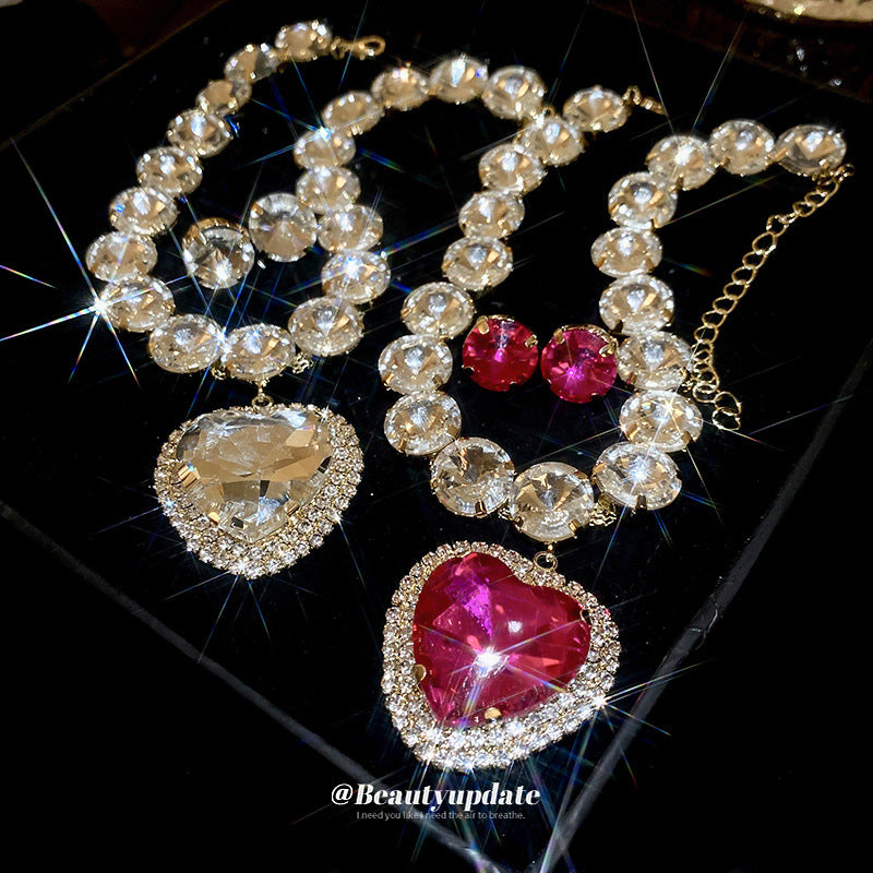 Stitching Diamond Love Heart Suite Exaggerated Design Clavicle Chain Light Necklaces