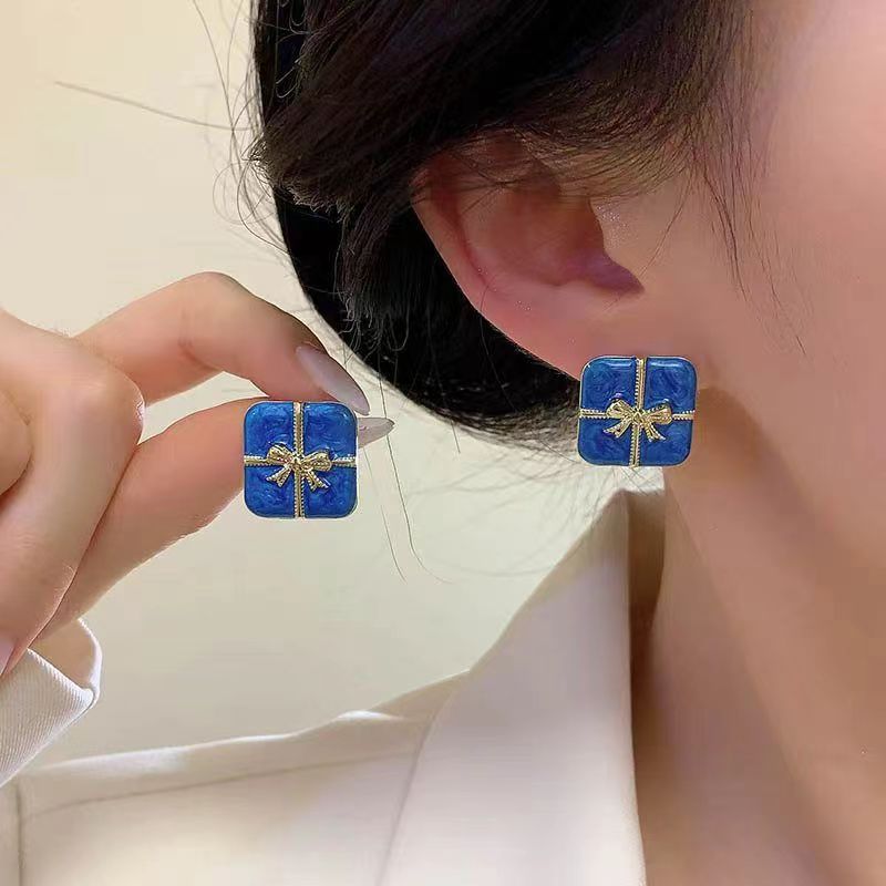 Women's Fairy Sweet Potato Purple Blue Pink High-grade Temperament Stud Earrings