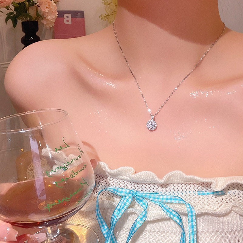 Women's Wind Clavicle Chain Design Love High-grade Necklace