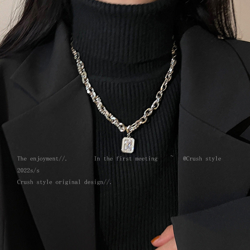 Women's Sweater Autumn Light Luxury Minority High-grade Fashion Sweet Necklaces
