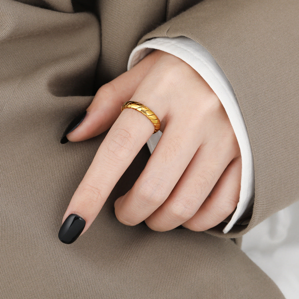 Aloofness Style Fashion Geometric Woven Pattern Simple Gold High-grade Titanium Ring