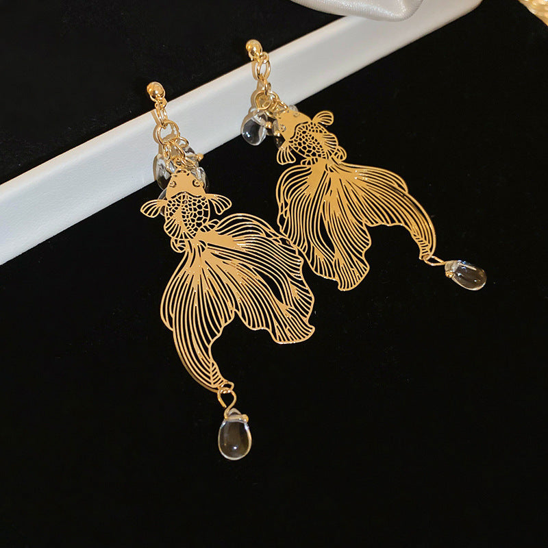 Women's Needle Metallic Pleated Round Geometric Bean-shaped Fashionable Fashion Stud Earrings