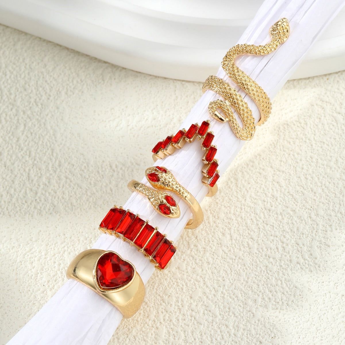 Women's Popular Snake-shaped Love Imitation Emerald For Bracelet