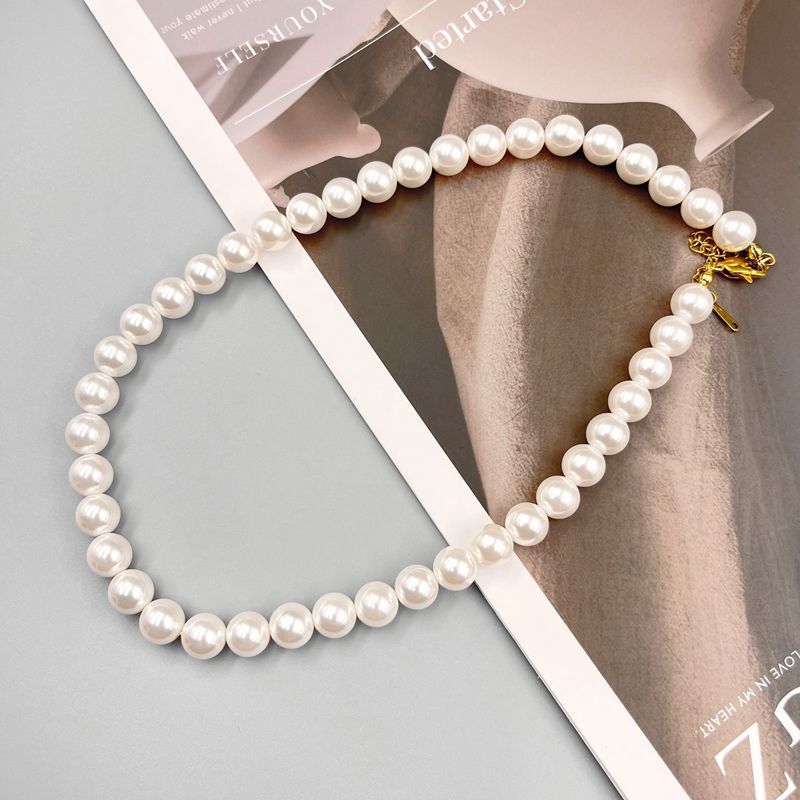 Women's Pearl Retro Affordable Luxury Fashion Trendy Clavicle Necklaces