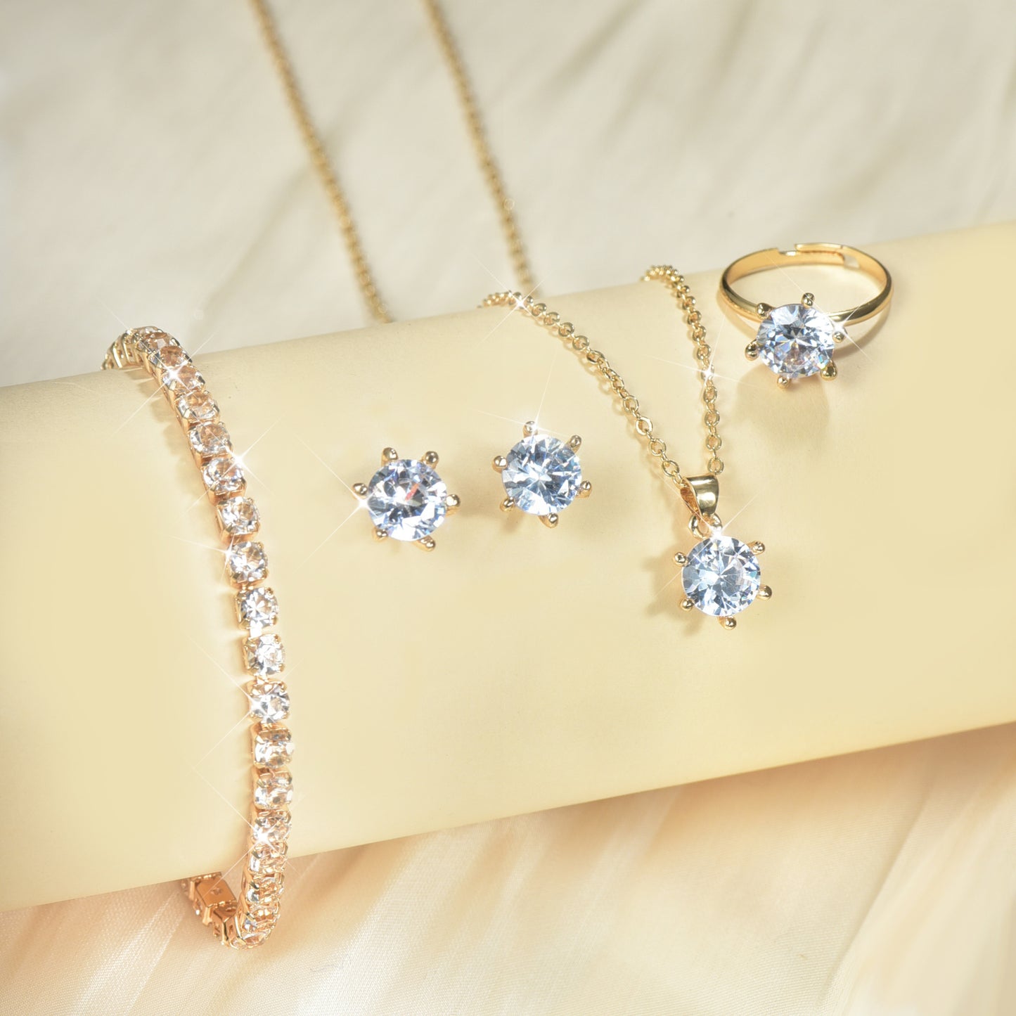 Women's Zircon Eight Hearts Arrows Ear Jewelry Set